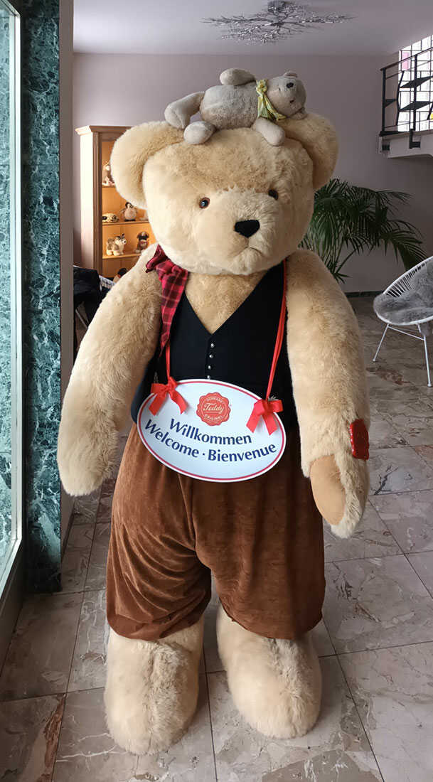 Ein flauschig-warmes Willkommen bei Teddy-Hermann in Hirschaid.